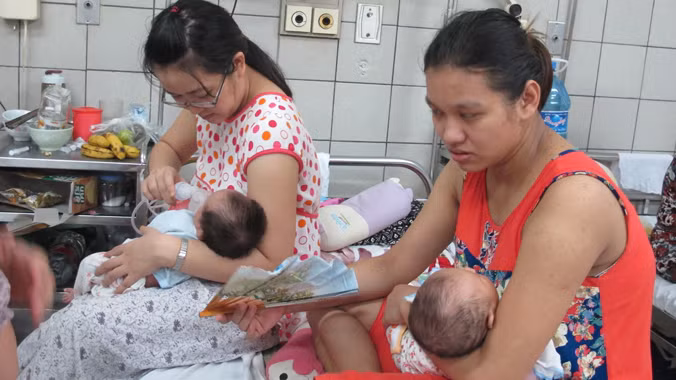 Bệnh nhân điều trị bệnh viêm đường hô hấp tại BV Bạch Mai