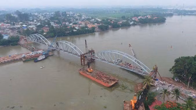 Các hình ảnh cầu Ghềnh mới sắp hoàn thành.