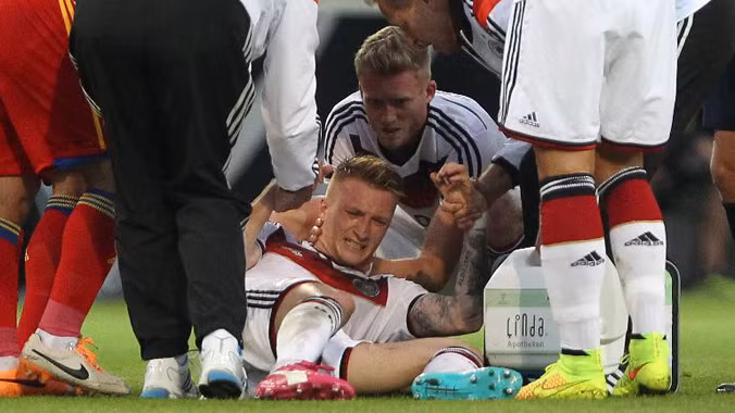 Tuyển thủ Đức Marco Reus vừa gia nhập đội hình chấn thương. Ảnh: Getty Images