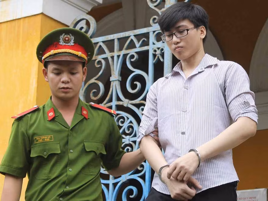 Bị cáo Phú được giảm từ án tử hình xuống chung thân.