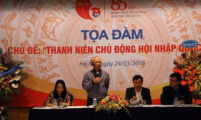 Nguyên Phó thủ tướng Vũ Khoan phát biểu tại toạ đàm