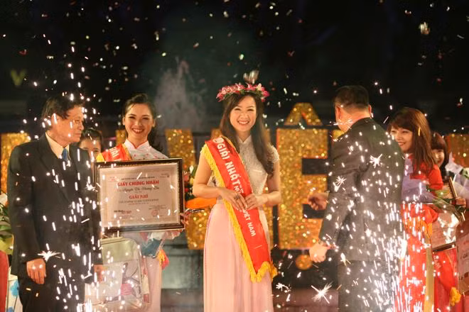 Lương Thị Thu Hà vượt qua hơn 10.000 thí sinh khác dành giải nhất thuyết phục
