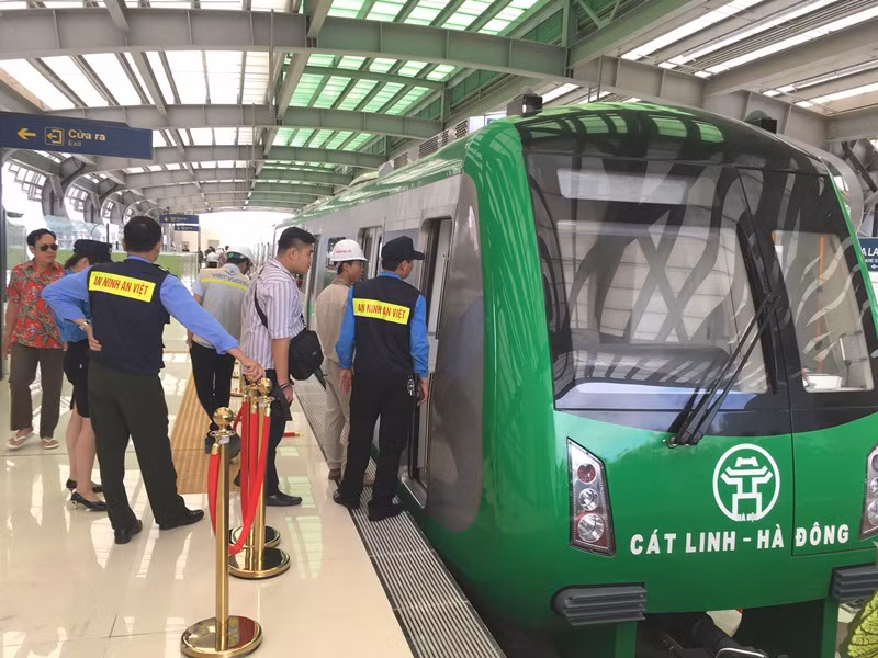 Đoàn tàu dường sắt Cát Linh - Hà Đông