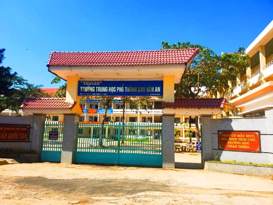 Trường THPT Chu Văn An- nơi vừa tổ chức thi lại cho học sinh giữa mùa dịch