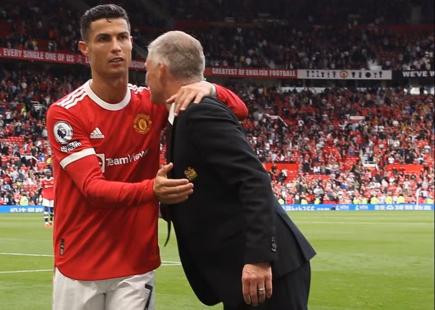 HLV M.U Solskjaer phủ nhận bị Ronaldo 'tiếm quyền'