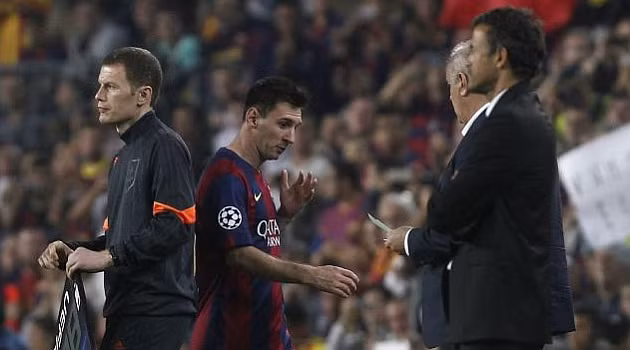 Messi cũng sợ phải rời Barcelona.