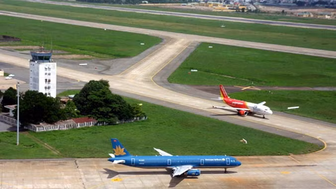 Sân bay Tân Sơn Nhất.