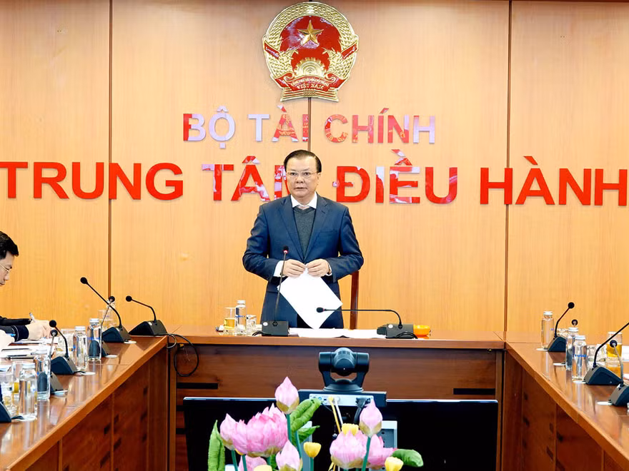 Bộ trưởng Bộ Tài chính Đinh Tiến Dũng chủ trì Hội nghị trực tuyến toàn quốc đánh giá tình hình thực hiện nhiệm vụ thu-chi ngân sách nhà nước năm 2020 ngày 31/12