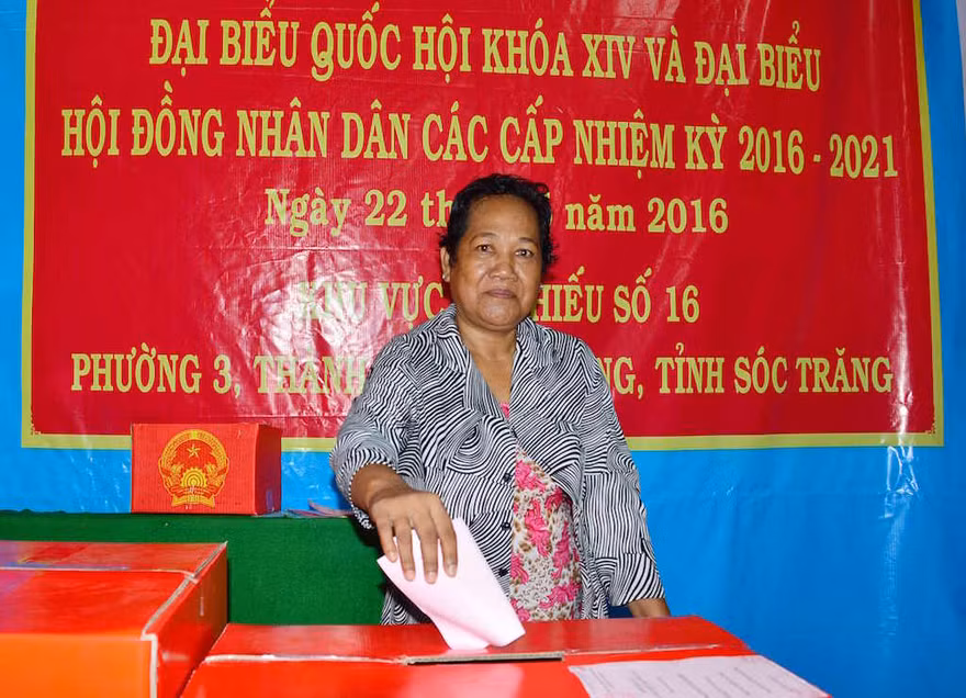 Cử tri bỏ phiếu