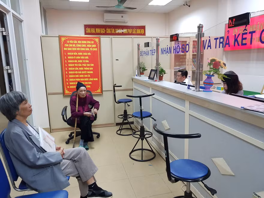 Sau kỳ nghỉ lễ, các sở, ngành, đơn vị quận huyện đã sớm bắt tya vào làm việc