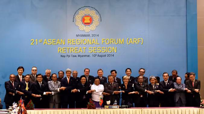 Phiên họp kín của ARF lần thứ 21 diễn ra ngày 10/8 tại Myanmar. Ảnh: Xinhua