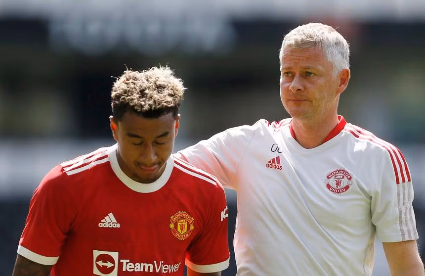 HLV Man United quyết giữ chân ‘hàng thải’