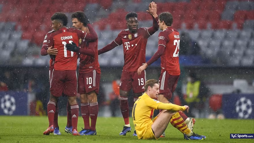 Bị vùi dập 0-3, Barca sớm bị loại