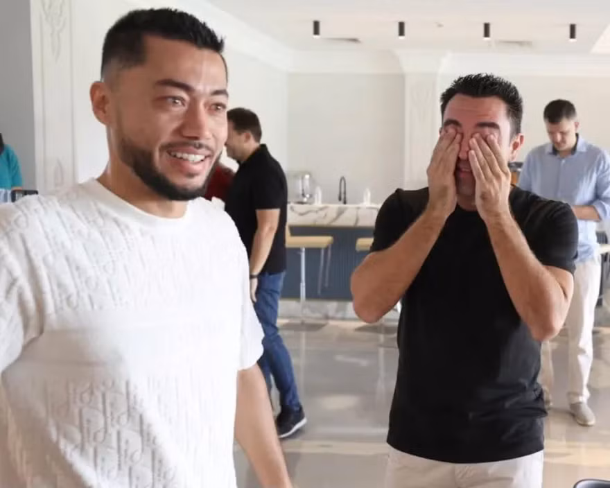 Xavi khóc nức nở trong ngày chia tay CLB Qatar