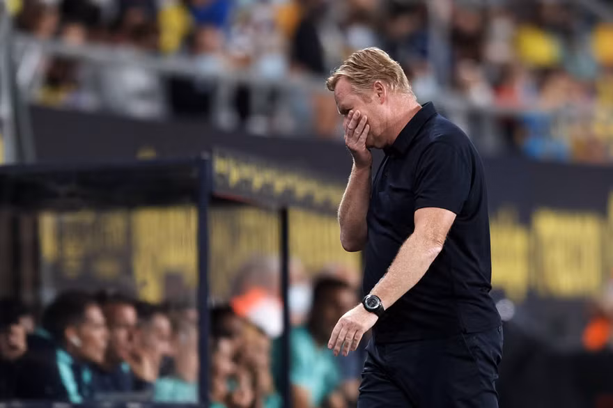 Đẩy Barca đến gần kỷ lục tệ nhất Champions League, Koeman nói gì?