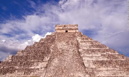Kim tự tháp Kukulkan ở khu di tích khảo cổ Chichen Itza, bang Yucatán, Mexico. Ảnh: G.A.Rossi/AP. 