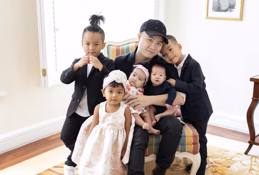 Giữa ồn ào nhận con nuôi ở showbiz Việt, Đỗ Mạnh Cường lên tiếng