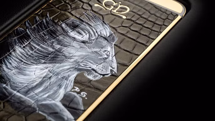 Golden Dream vừa tung ra bộ sưu tập những mẫu iPhone 6 và 6 Plus đã được thiết kế lại với nhiều chất liệu cao cấp và đắt tiền. 