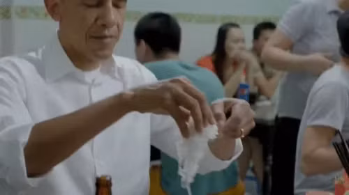 Ông Obama tại quán bún chả Hương Liên.