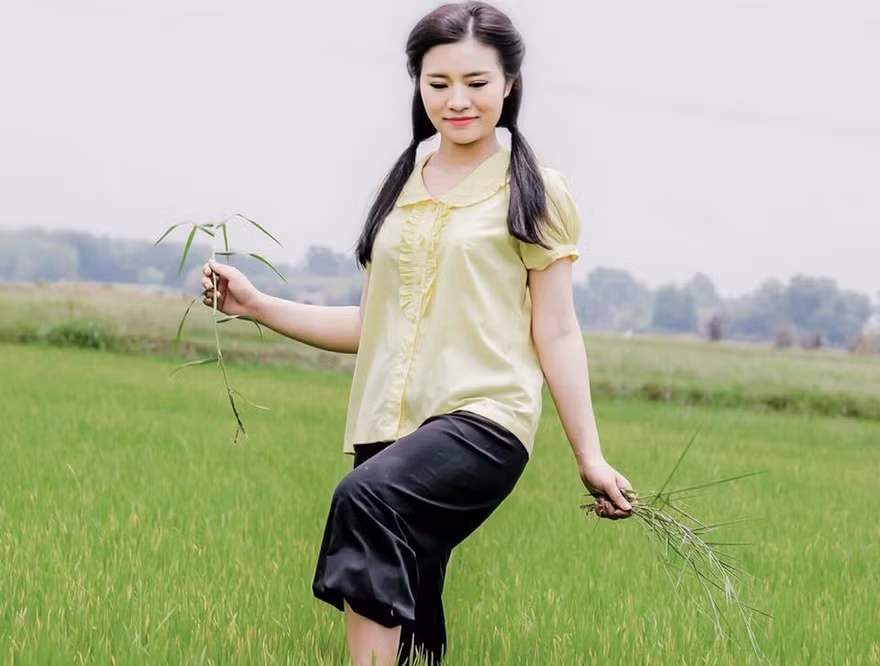 Á khôi Duyên dáng Áo dài ra mắt MV về mẹ