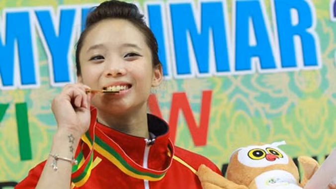“Cô gái vàng” Dương Thúy Vi lên báo Mỹ