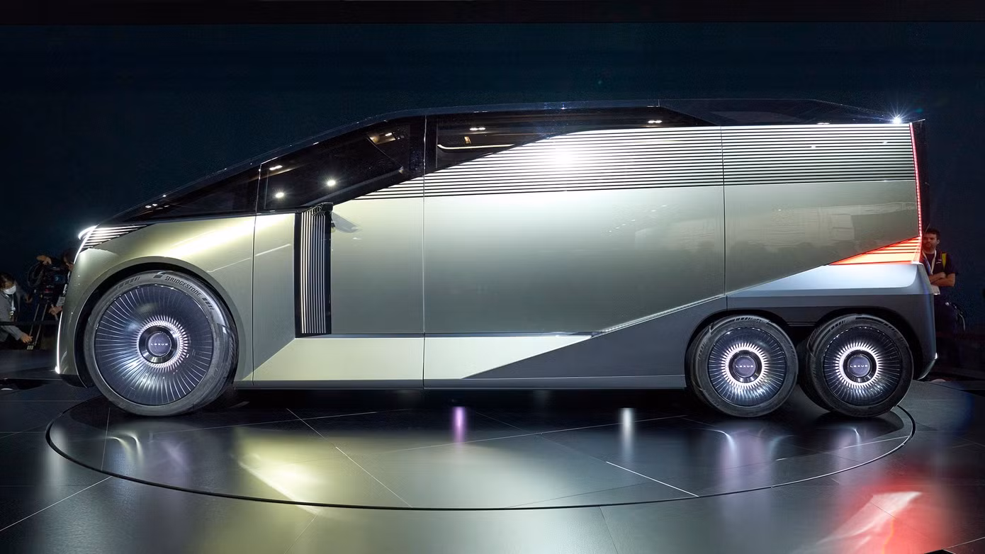 103-lexus-ls-concept-minivan-at-2025-tokyo-show.jpg
