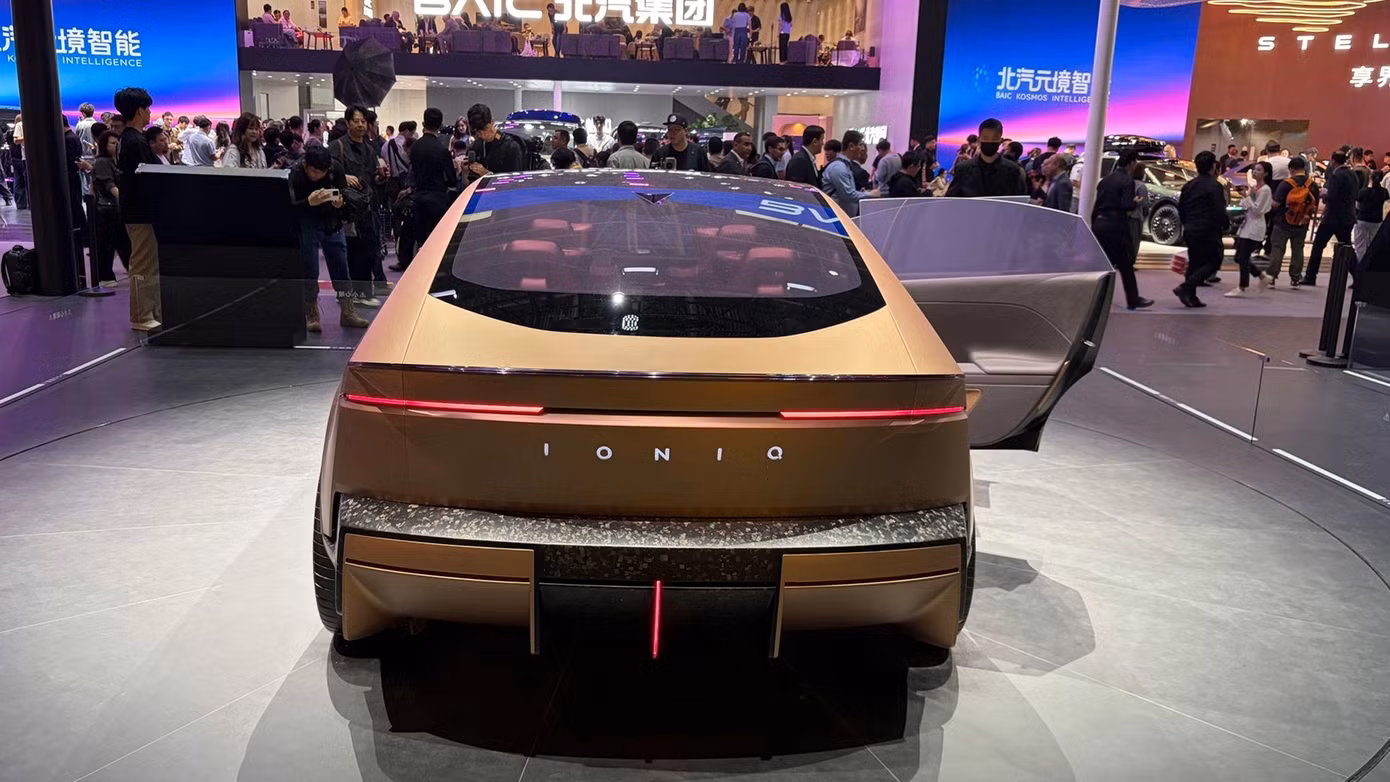 097-hyundai-ioniq-v-beijing-motorshow-dead-on-rear.jpg