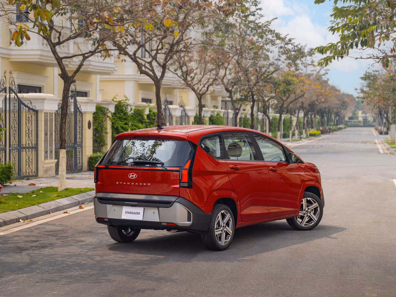 hyundai-new-stargazer-10.jpg
