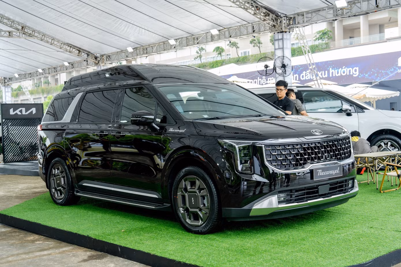 kia-carnival-limousine.jpg