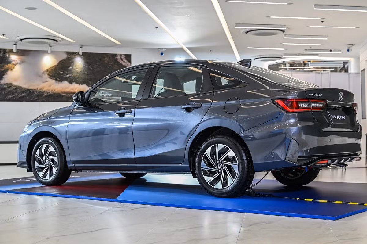 toyota-vios-hybrid-17.jpg