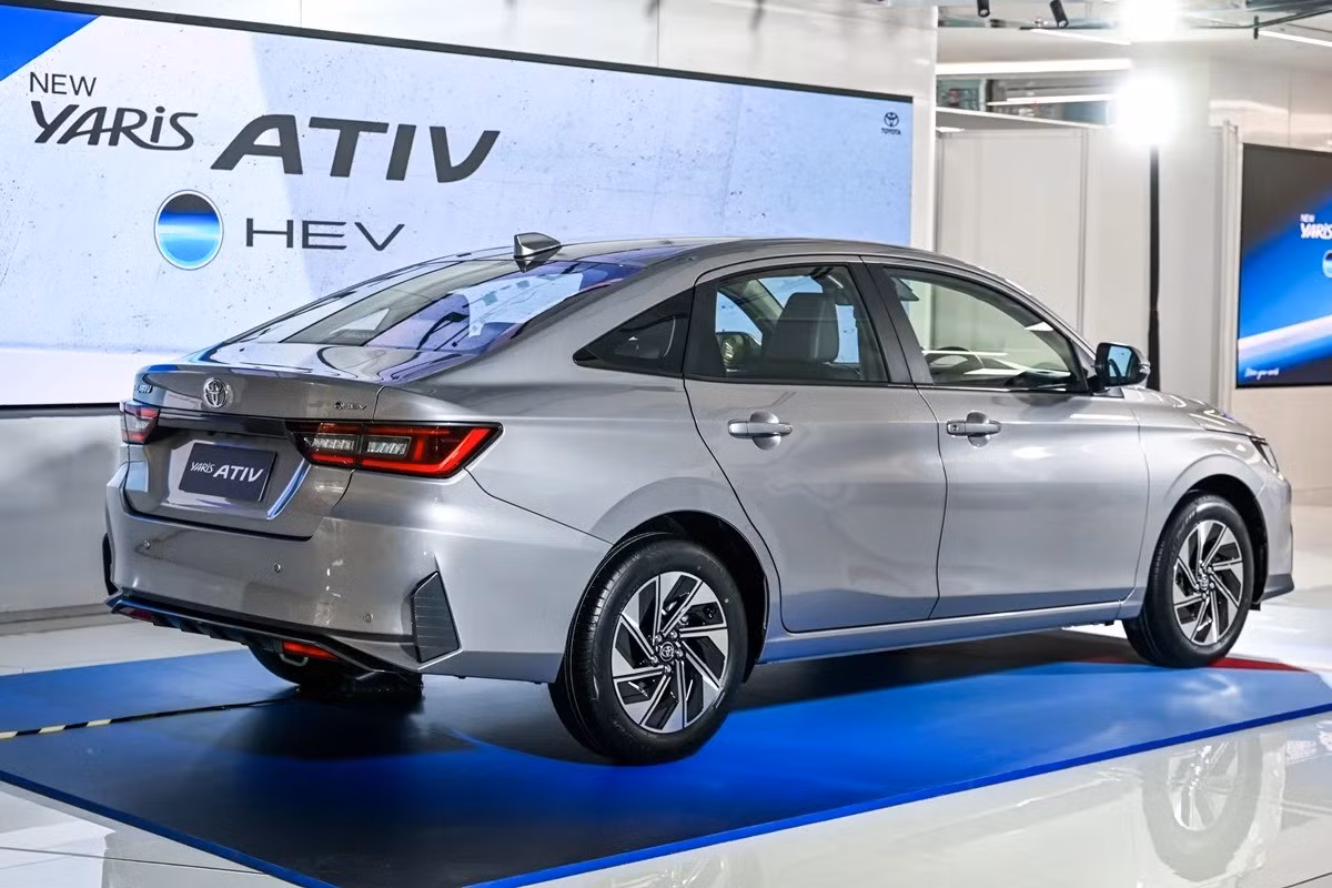 toyota-vios-hybrid-2.jpg