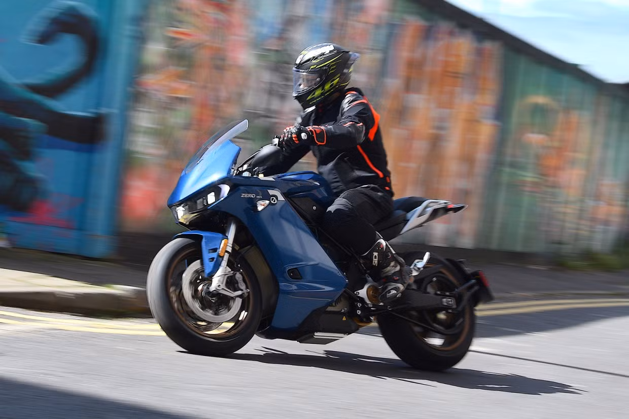 99-zero-s-r-electric-bike-review-moveelectric-lead-front.jpg