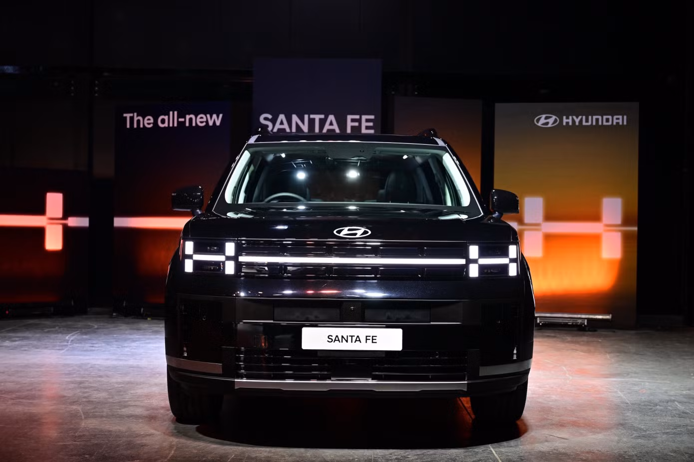 hyundai-santa-fe-hybrid-3.jpg