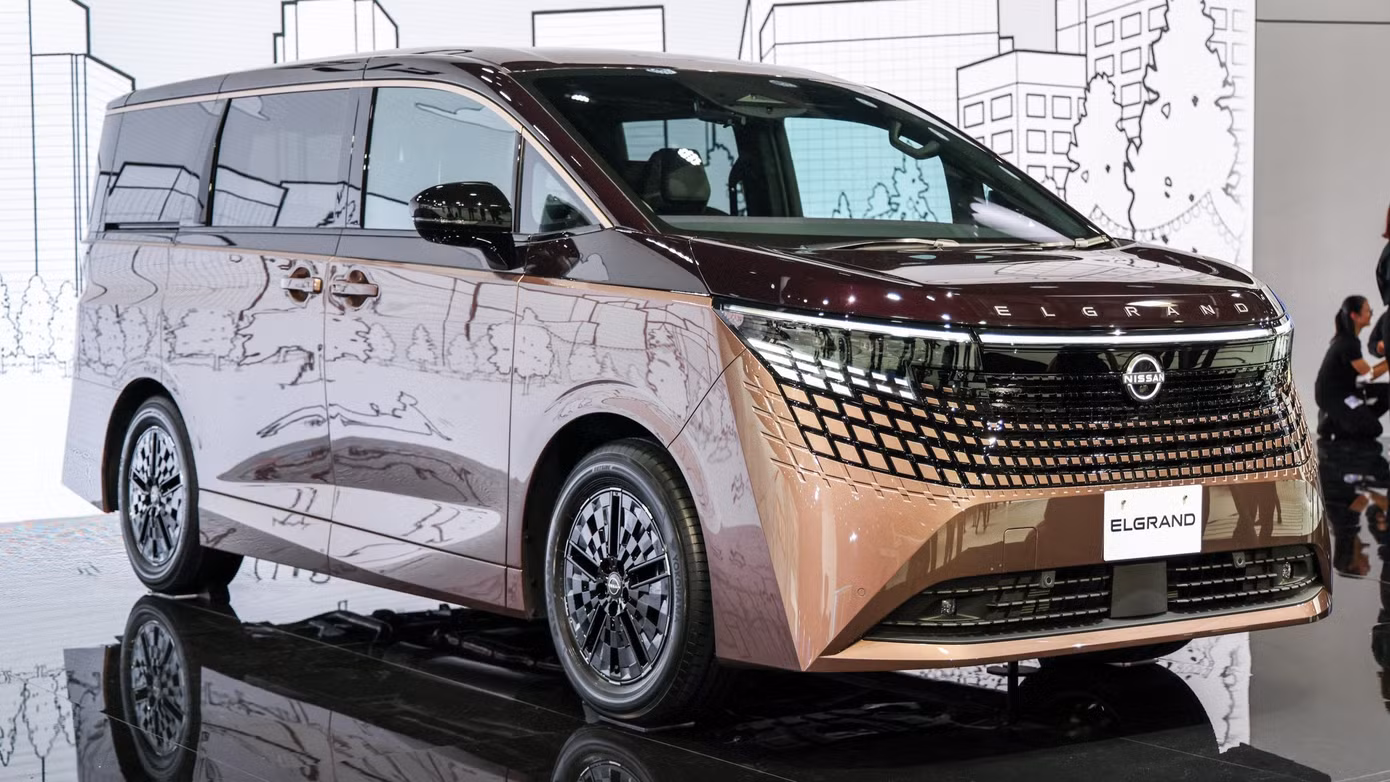 2025-jms-nissan-elgrand-1.jpg