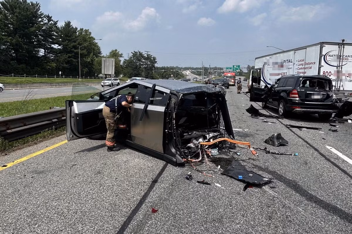 cybertruckaccident.jpg
