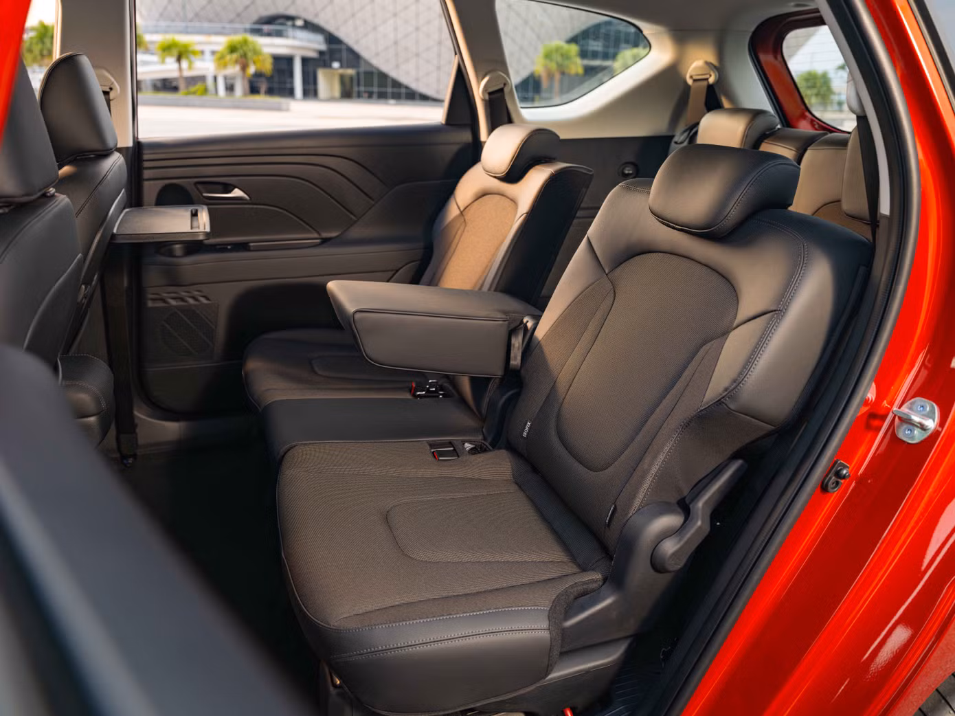 hyundai-new-stargazer-18.jpg