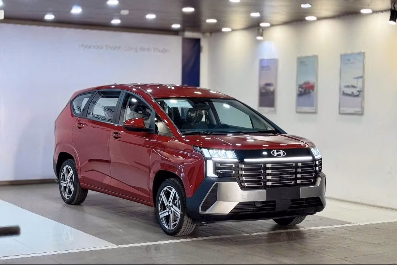 hyundai-stargazer-dai-ly-1.jpg