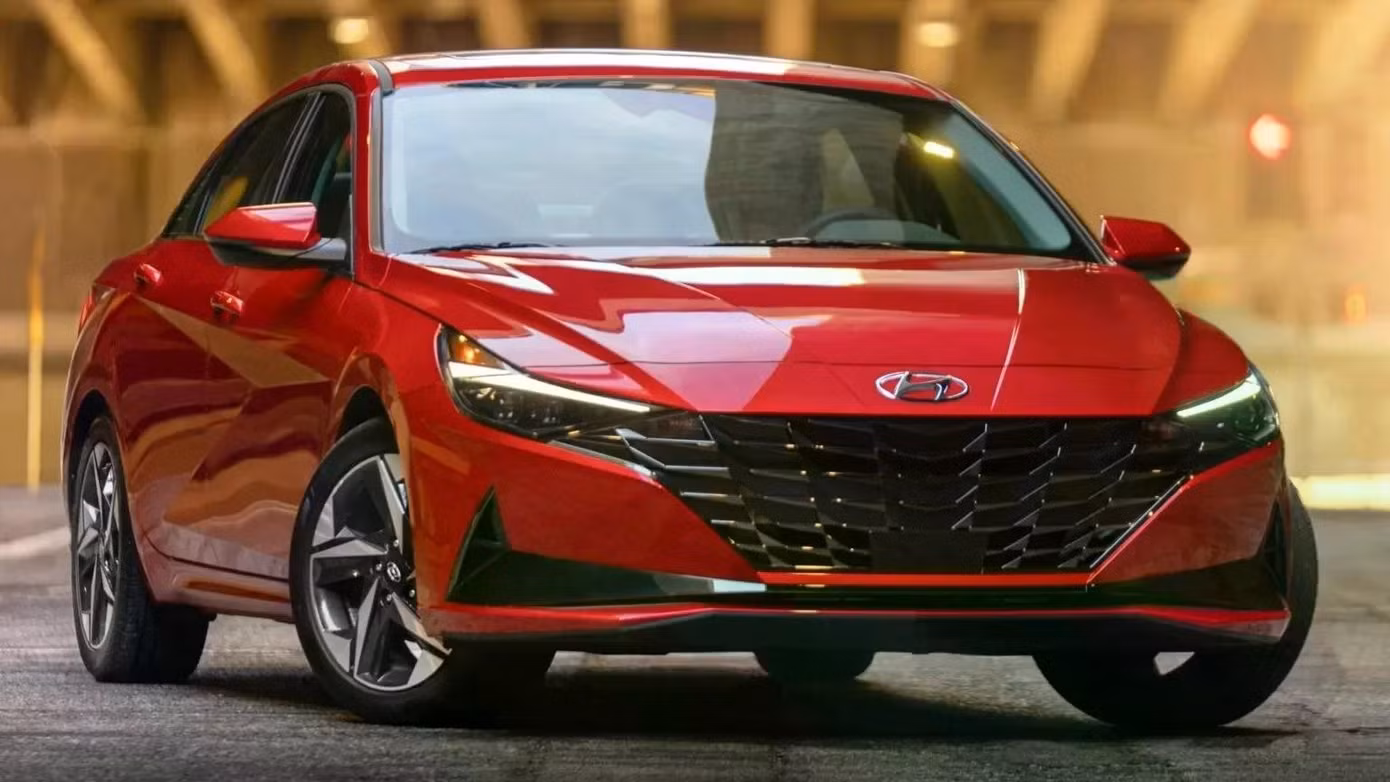 Hyundai Elantra bán ế tại Việt Nam nhưng tại Mỹ, đây là một trong những mẫu xe cũ ăn khách và liên tục tăng giá. Ảnh: Hyundai.