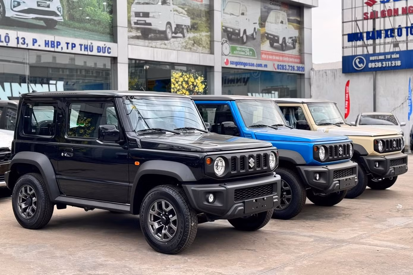 s-1uzuki-jimny-giam-gia.jpg