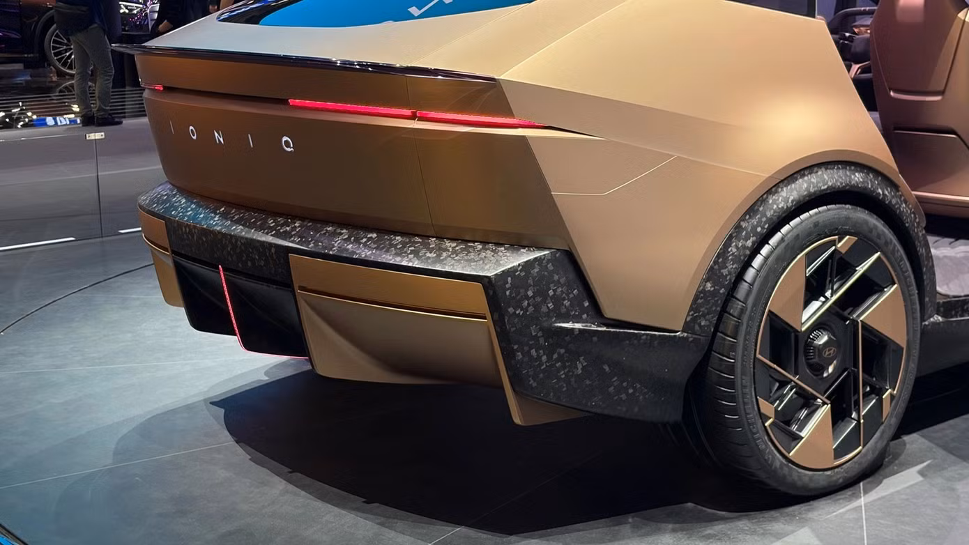 095-hyundai-ioniq-v-beijing-motorshow-rear-diffuser.jpg