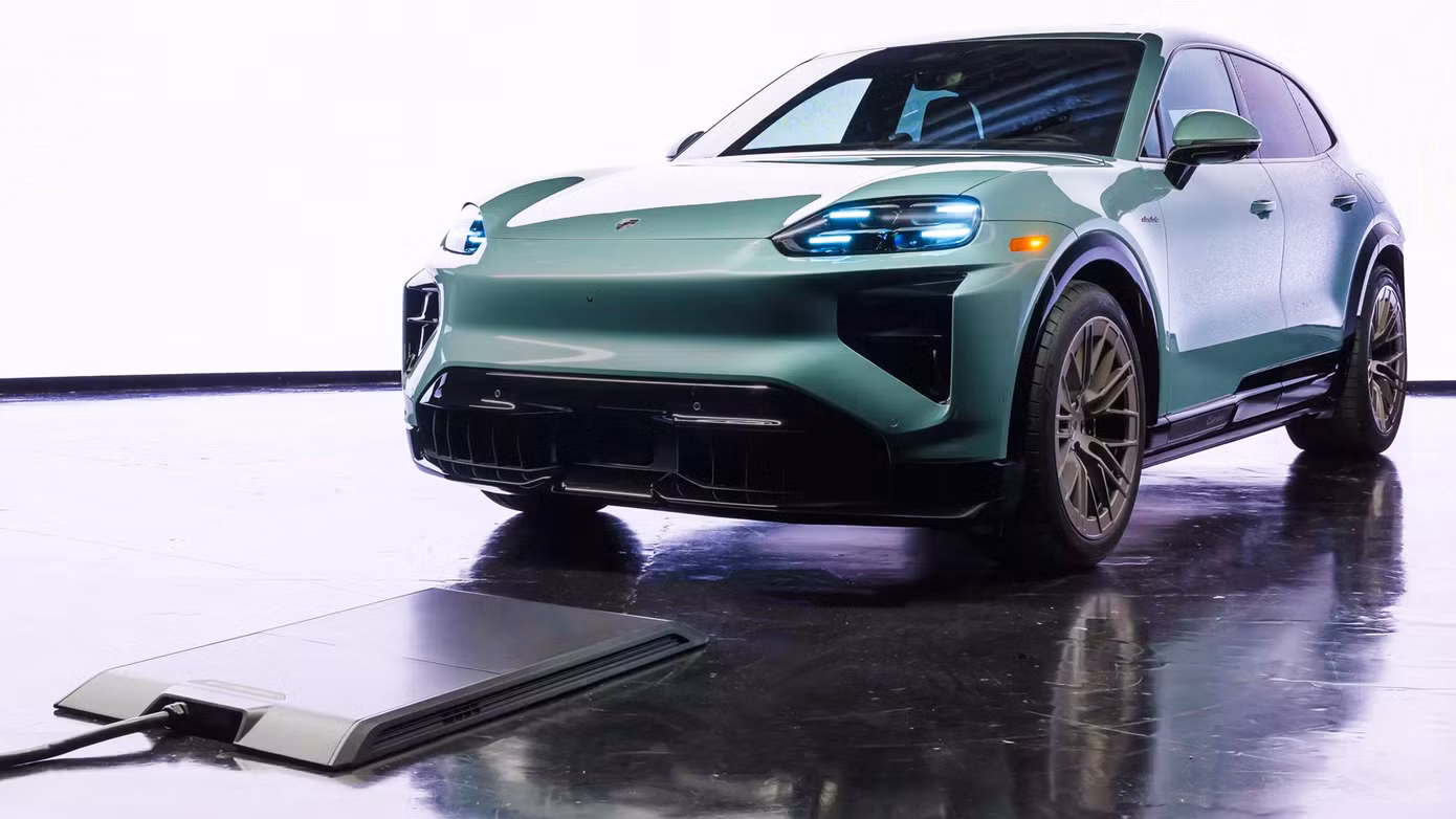 2026-porsche-cayenne-turbo-electric-00021aa.jpg