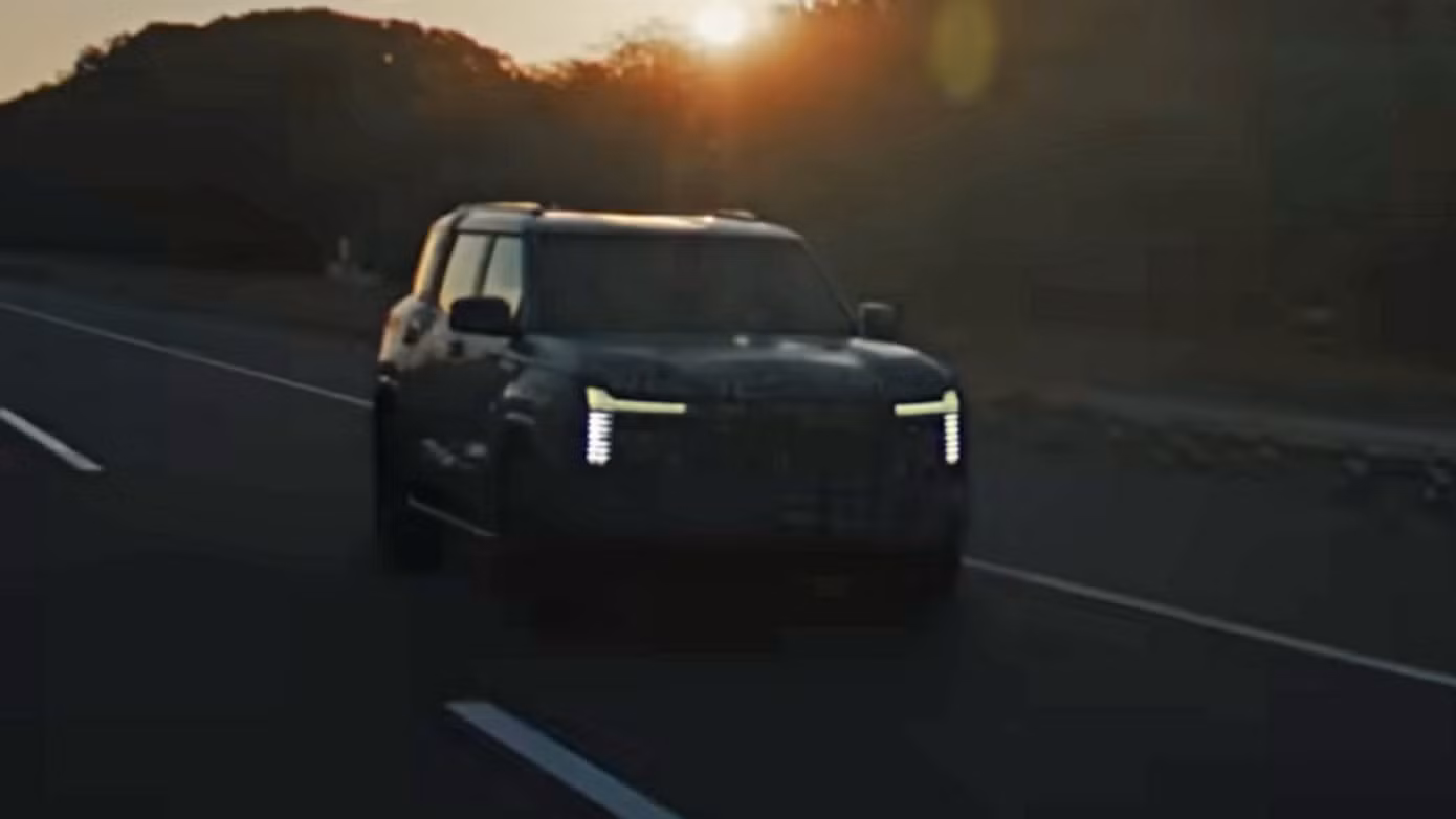 mitsubishi-pajero-teaser-3.jpg