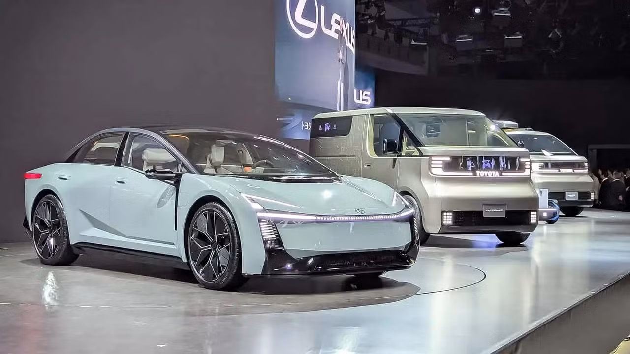 toyota-auf-der-japan-mobility-sh.jpg