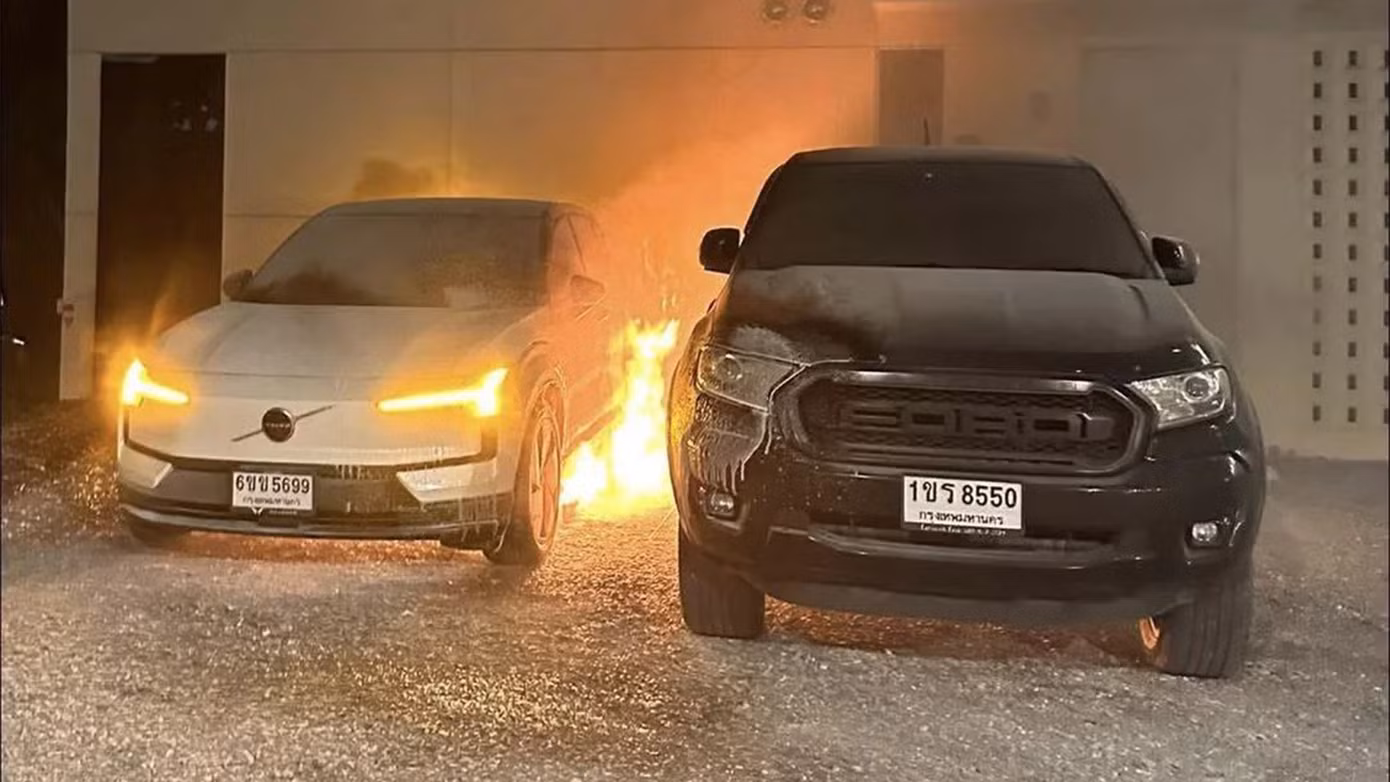 volvo-ex30-firekk.jpg