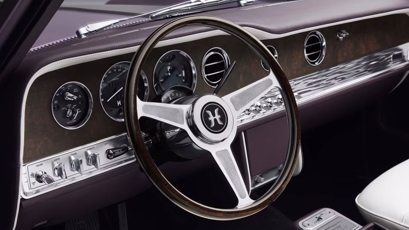 halcyon-rolls-royce-corniche-restomod-5.jpg