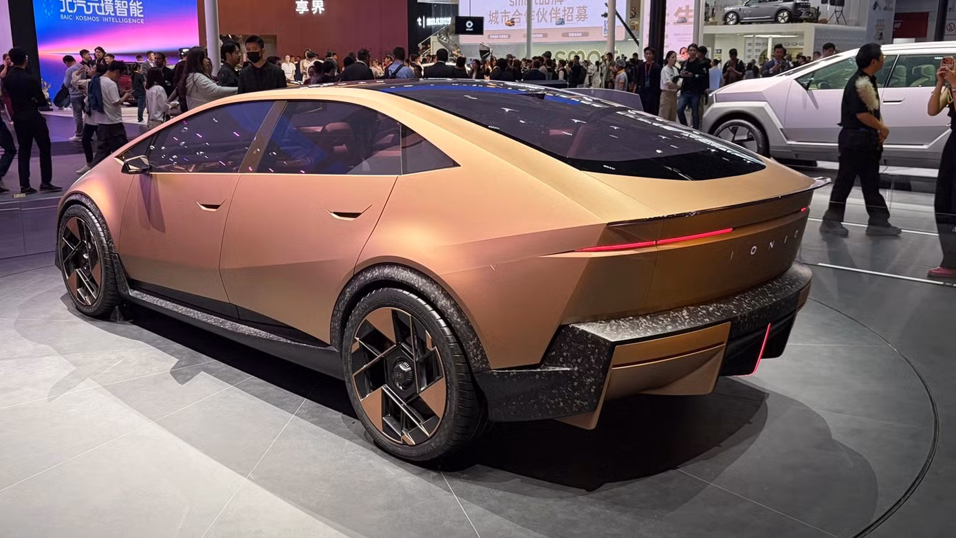092-hyundai-ioniq-v-beijing-motorshow-rear.jpg