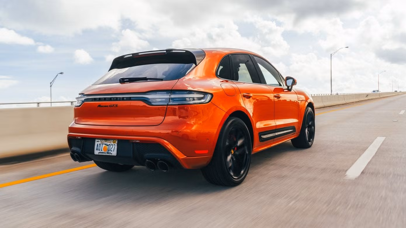 porsche-suv-moi.jpg