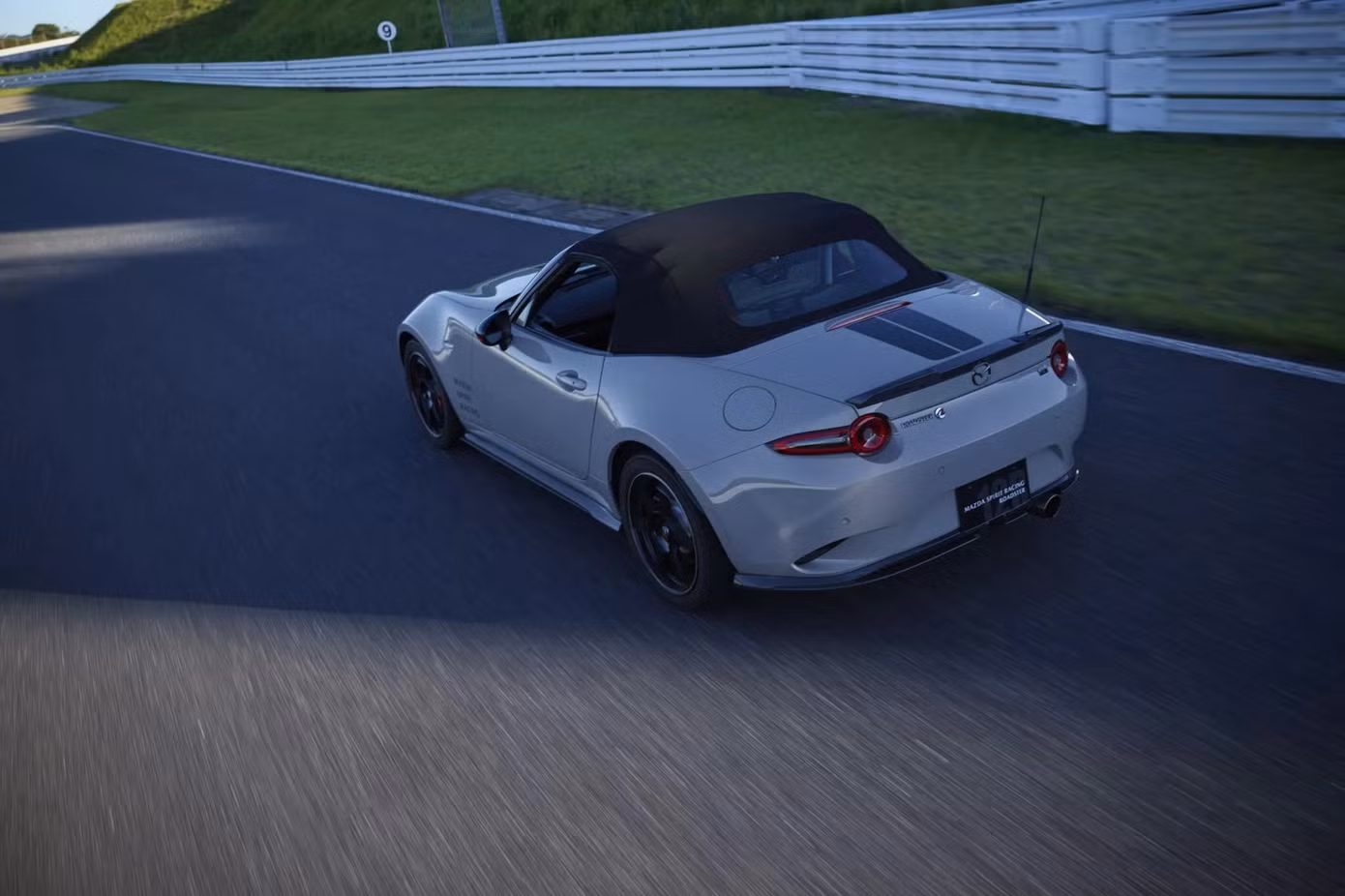 mazdaspiritracingroadster12r-13.jpg
