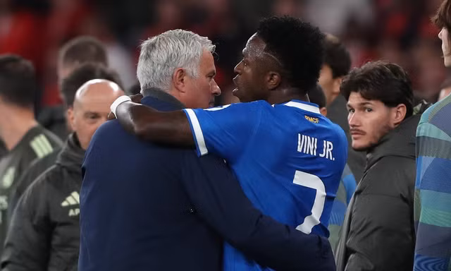 Mourinho gây tranh cãi khi đổ lỗi cho Vinicius 'kích động' vụ phân biệt chủng tộc