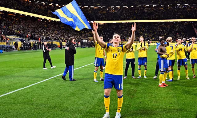 Ngôi sao Arsenal đưa Thụy Điển vượt qua Ba Lan, trở lại World Cup